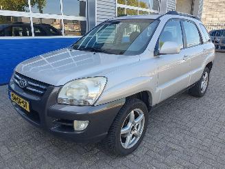 Damaged car Kia Sportage 2.0 CVVT Executive 2006/1