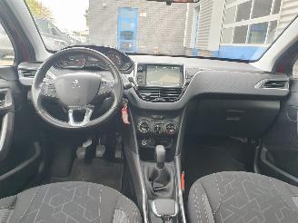 Peugeot 2008 1.2 PureTech Blue Lion picture 17
