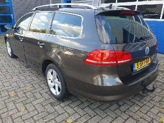 Volkswagen Passat 1.6 TDI BlueMotion Executive Edition picture 3