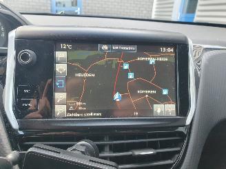 Peugeot 2008 1.2 PureTech Blue Lion picture 20