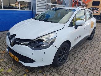 Unfallwagen Renault Clio Estate 0.9 TCe Expression 2015/7