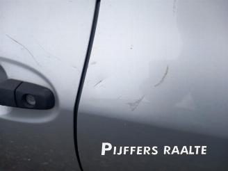 Toyota Yaris Yaris II (P9), Hatchback, 2005 / 2014 1.33 16V Dual VVT-I picture 17