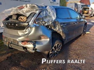 Volvo V-40 V40 (MV), Hatchback 5-drs, 2012 / 2019 1.5 T3 16V Geartronic picture 4