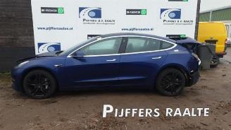 krockskadad bil auto Tesla Model 3 Model 3, Sedan, 2017 Long Range AWD 75 kWh 2019/7