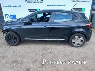 Coche siniestrado Renault Clio Clio V (RJAB), Hatchback 5-drs, 2019 1.0 SCe 65 12V 2021/4