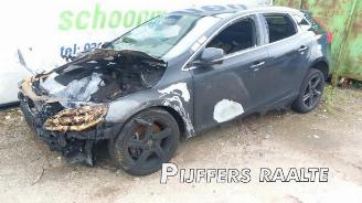Vrakbiler auto Volvo V-40 V40 (MV), Hatchback 5-drs, 2012 / 2019 2.0 D3 16V 2016/8