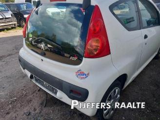 Peugeot 107 107, Hatchback, 2005 / 2014 1.0 12V picture 11