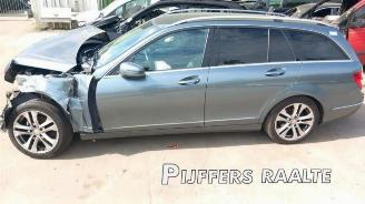 Coche siniestrado Mercedes C-klasse C Estate (S204), Combi, 2007 / 2014 2.2 C-200 CDI 16V BlueEFFICIENCY 2011/7