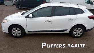 Vrakbiler auto Renault Mégane Megane III Grandtour (KZ), Combi 5-drs, 2008 / 2016 1.4 16V TCe 130 2010/7