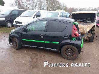 Vrakbiler auto Peugeot 107 107, Hatchback, 2005 / 2014 1.0 12V 2012/12