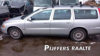 Coche siniestrado Volvo V-70 V70 (SW), Combi, 1999 / 2008 2.4 20V 140 2005/11