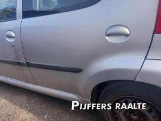 Peugeot 107 107, Hatchback, 2005 / 2014 1.0 12V picture 10