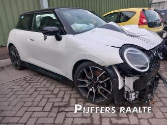 Salvage car Mini Mini Mini Electric (J01), Hatchback 3-drs, 2023 Cooper E 2024/7