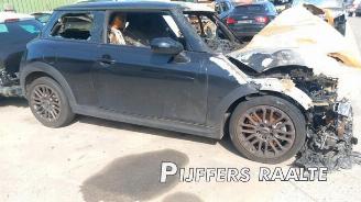 Schadeauto Mini Mini Mini (F65/F66), Hatchback, 2024 1.5 12V Cooper C 3-Drs. 2024/11