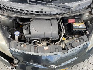 Toyota Aygo 1.0-12V + 5.drs airco N.A.P NL AUTO picture 15