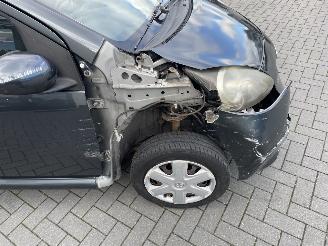 Toyota Aygo 1.0-12V + 5.drs airco N.A.P NL AUTO picture 13