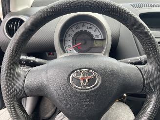 Toyota Aygo 1.0-12V + 5.drs airco N.A.P NL AUTO picture 10