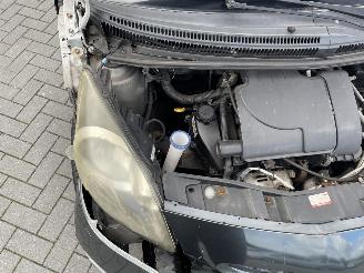 Toyota Aygo 1.0-12V + 5.drs airco N.A.P NL AUTO picture 14