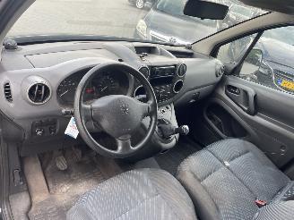 Peugeot Partner 122 1.6 HDI L1 XT Profit + N.A.P NL AUTO picture 7