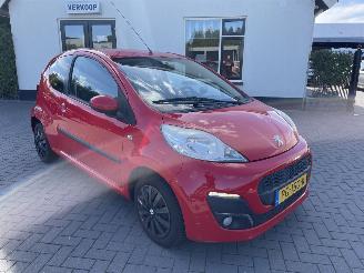 Vaurioauto  passenger cars Peugeot 107 1.0 Active AUTOMAAT!!! 2012/4