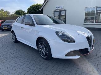 krockskadad bil auto Alfa Romeo Giulietta Giulietta 1.6 JTDm Super AUTOMAAT N.A.P NL AUTO PRACHTIG!!! 2016/6