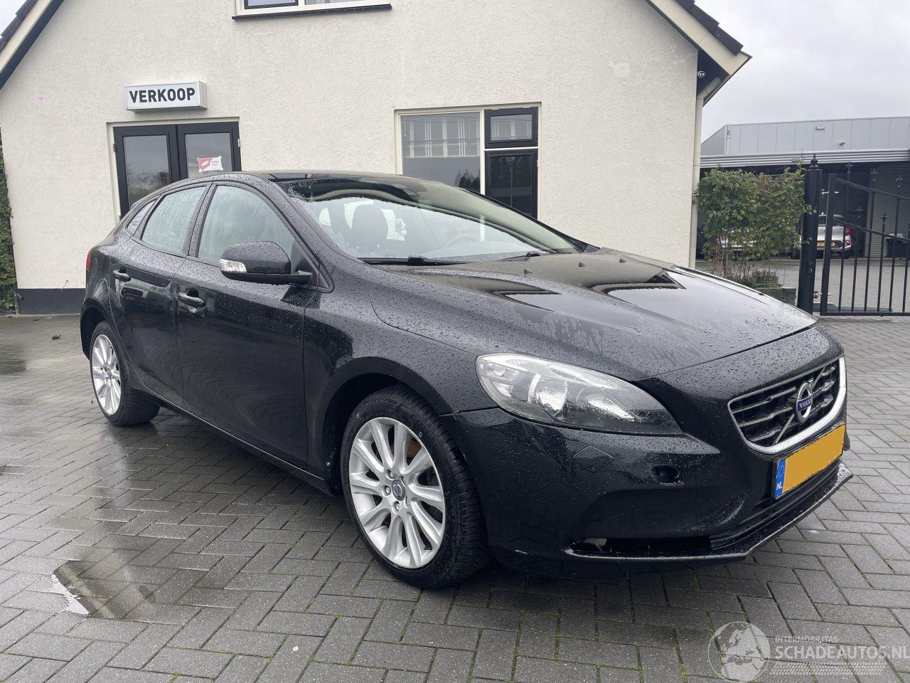 Volvo V-40 1.6 T3 Kinetic N.A.P NL AUTO PRACHTIG!!!