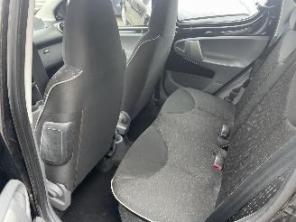 Peugeot 107 1.0-12V XS N.A.P NL AUTO 5.DRS AIRCO picture 8