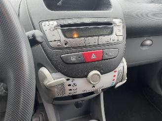 Peugeot 107 1.0-12V XS N.A.P NL AUTO 5.DRS AIRCO picture 9