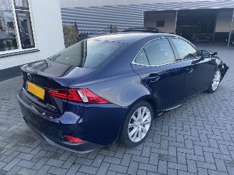 Lexus IS 300h Edition picture 3