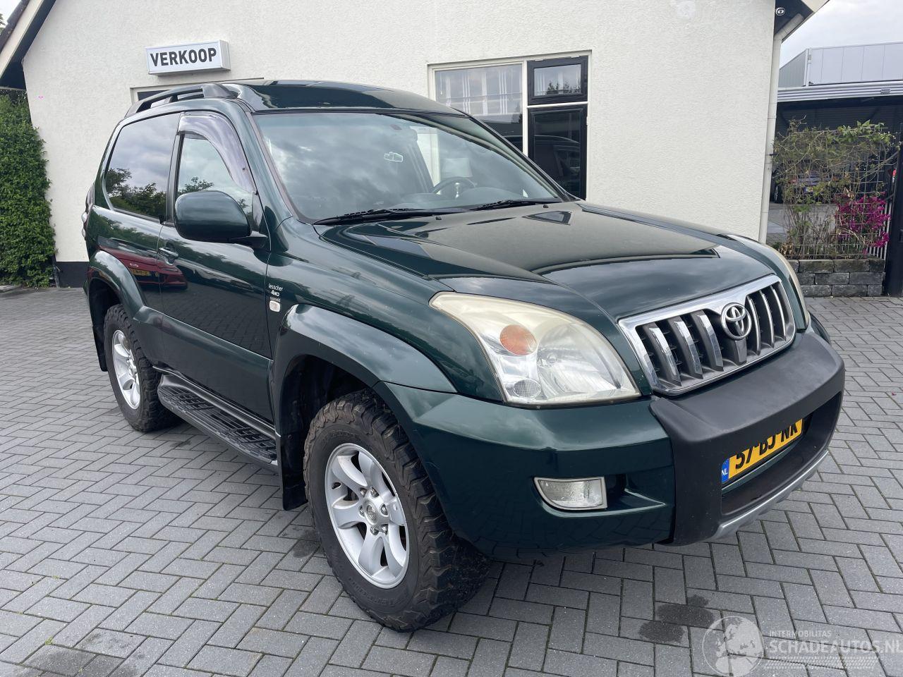 Toyota Landcruiser 3.0 D-4D VX HR Blind Van 4x4