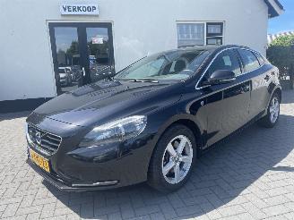 Voiture accidenté Volvo V-40 2.0 D4 Ocean Race 190PK N.A.P NL AUTO PRACHTIG!!! 2014/11