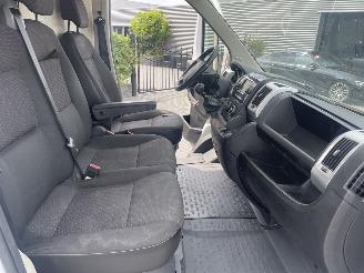 Peugeot Boxer 330 2.2 BlueHDi 140 L1H1 Premium N.A.P NL BUS PRACHTIG!!! picture 7
