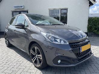 skadebil auto Peugeot 208 1.2 PureTech GT-Line AUTOMAAT PRACHTIG!!! 2019/6
