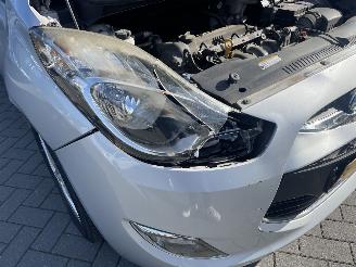 Hyundai Ix20 1.6i i-Vision AUTOMAAT N.A.P NL AUTO PRACHTIG!!! picture 18