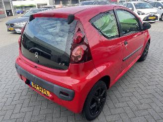 Peugeot 107 1.0 Première AIRCO picture 3