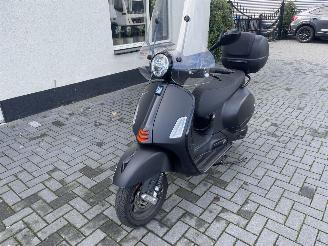 Vespa  GTS 310 NL MOTOR N.A.P PRACHTIG!! picture 2