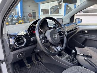 Volkswagen Up! 1.0 CROSS UP! picture 14
