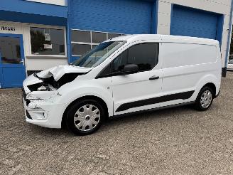 skadebil bedrijf Ford Transit Connect 1.5  AUTOMAAT  L2H1 2019/6
