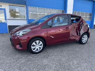uszkodzony samochody osobowe Toyota Yaris 1.5 AUTOMAAT  HYBRID 2019/5