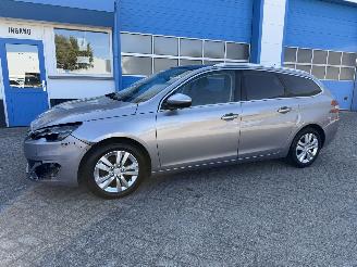 Unfallwagen Peugeot 308 1.2 E-THP  ALLURE 2014/9