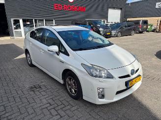 damaged passenger cars Toyota Prius 1.8 Executive automaat 2009/8