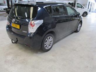 Toyota Verso 2.0 D-4D BUSINESS picture 2