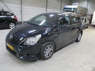 Toyota Verso 2.0 D-4D BUSINESS picture 4