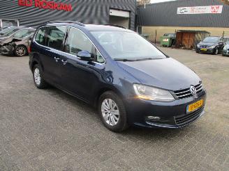 krockskadad bil auto Volkswagen Sharan 2.0 TSI DSG 7 P. 2011/8