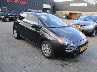 damaged passenger cars Fiat Punto Evo 0.9 TWINAIR LOUNGE 2016/1