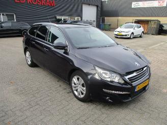 uszkodzony samochody osobowe Peugeot 308 1.6 BLUEHDI EXECUTIVE PACK 2015/11