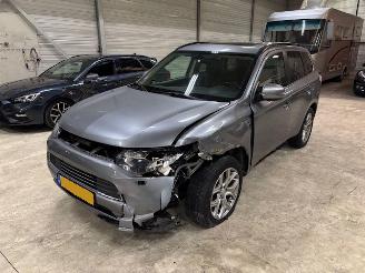 Mitsubishi Outlander 2.0 PHEV instyle picture 5