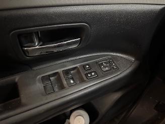 Mitsubishi Outlander 2.0 PHEV instyle picture 14