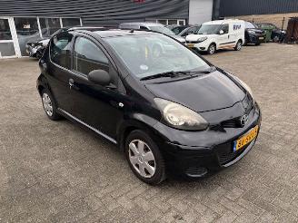 Schadeauto Toyota Aygo 1.0 12v 5-drs airco 2011/11