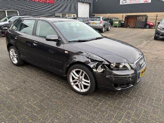 damaged passenger cars Audi A3 1.6 FSI 5-drs clima 2007/5